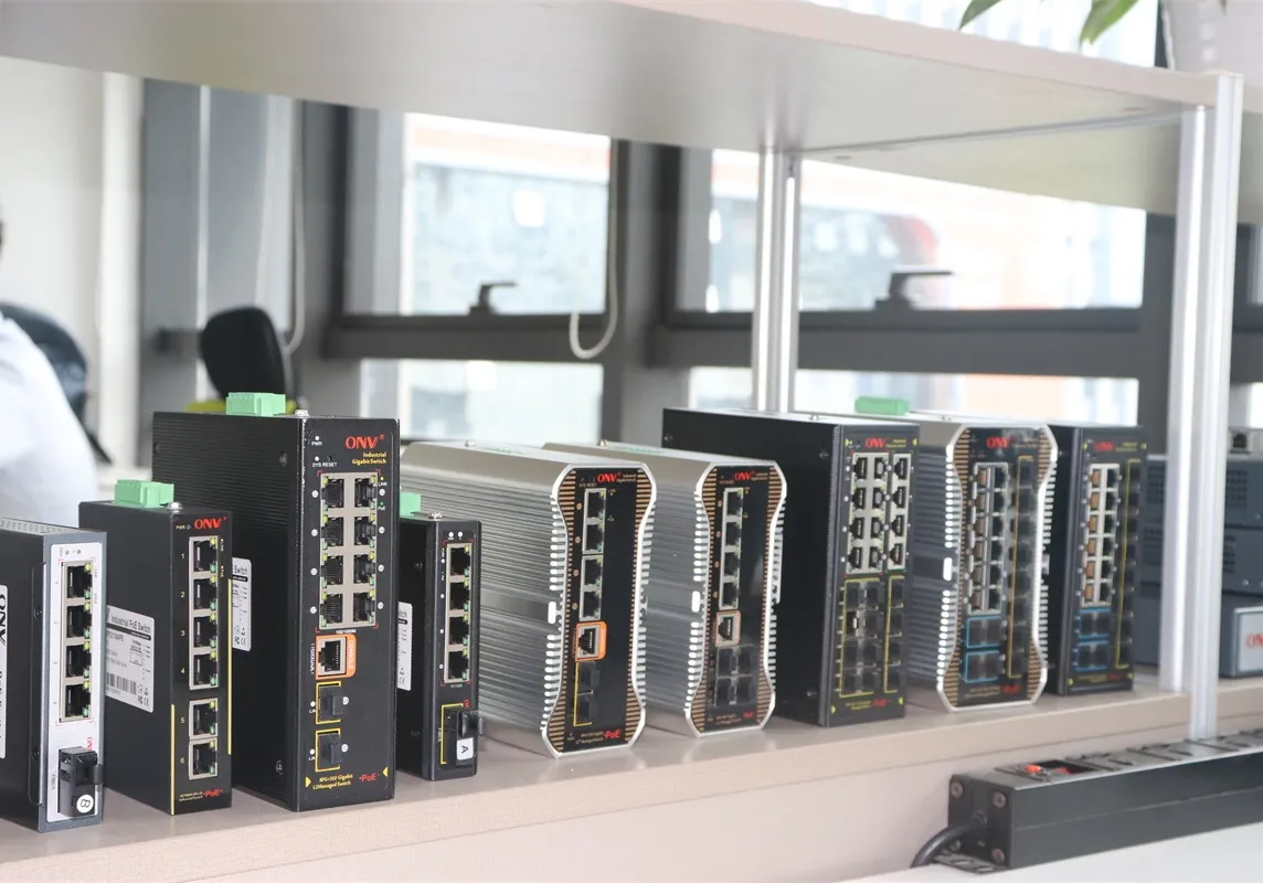Switch Managed và Switch Unmanaged có ưu - nhược điểm riêng biệt