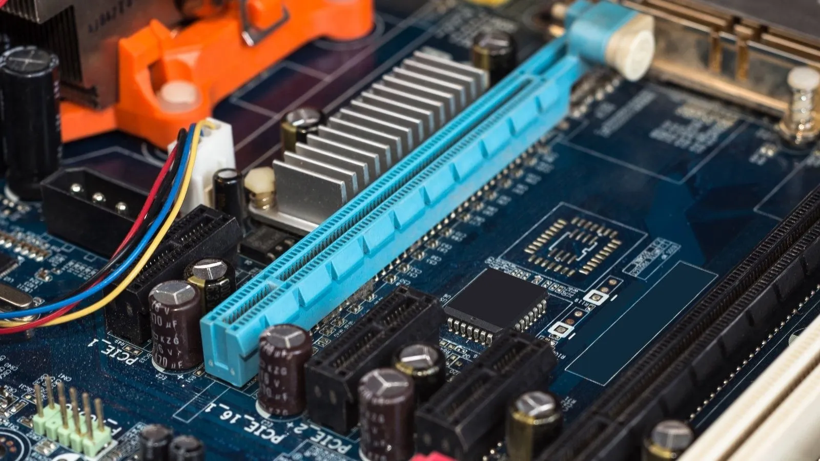 PCIe 6.0 mang lại lợi ích lớn cho game thủ và người làm đồ họa, với băng thông gấp đôi so với thế hệ trước