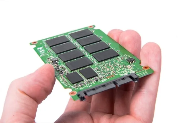 Giảm hao mòn và tăng tuổi thọ SSD