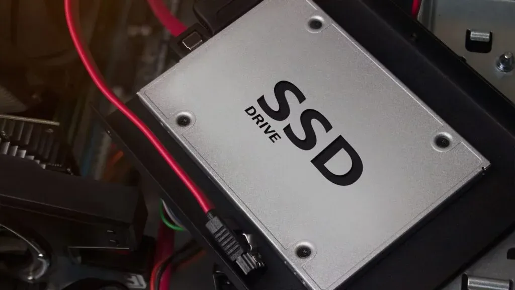 Ưu và nhược điểm của SSD Server