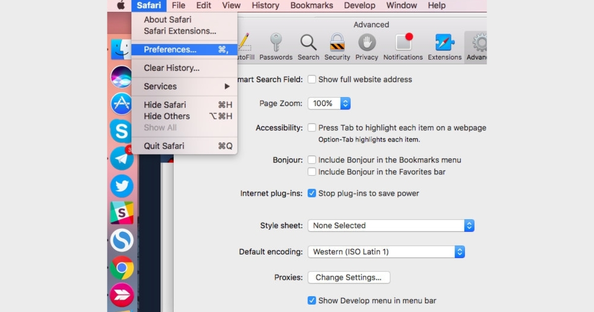 Để bắt đầu, hãy vào Safari trên thanh menu và chọn Preferences....