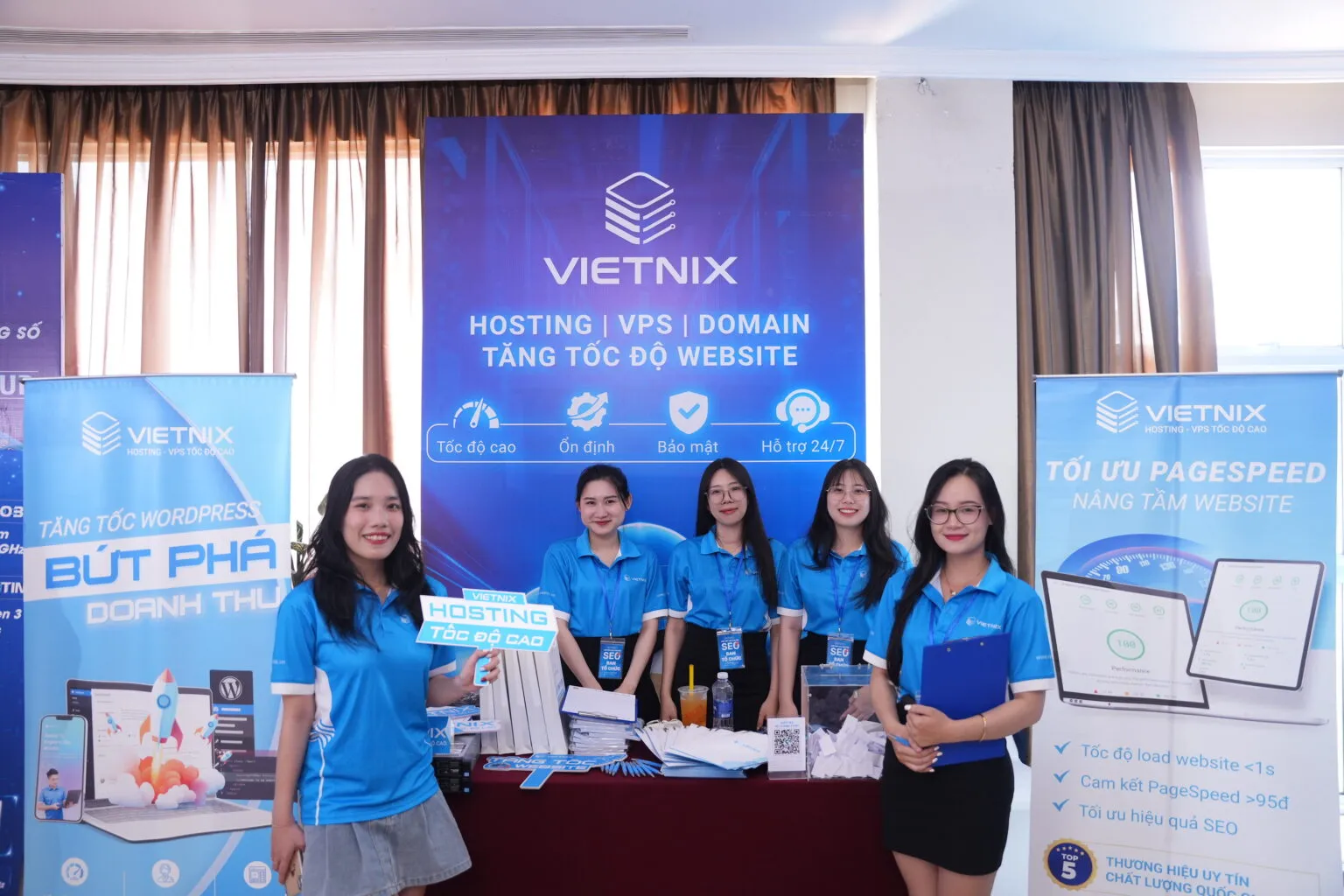 Đội ngũ Vietnix luôn đồng hành và hỗ trợ nhiệt tình