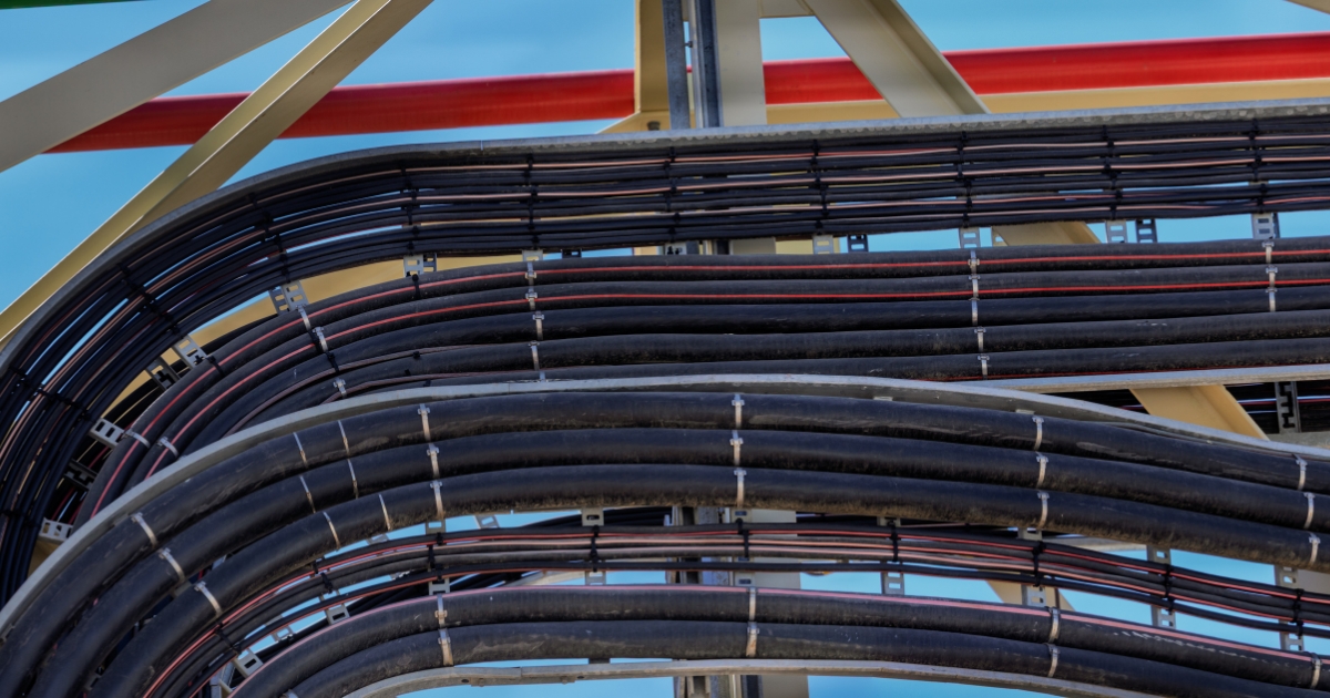 Quản lý và sắp xếp cáp hạ tầng để đản bảo an toàn và thẩm mỹ (Nguồn: Internet)