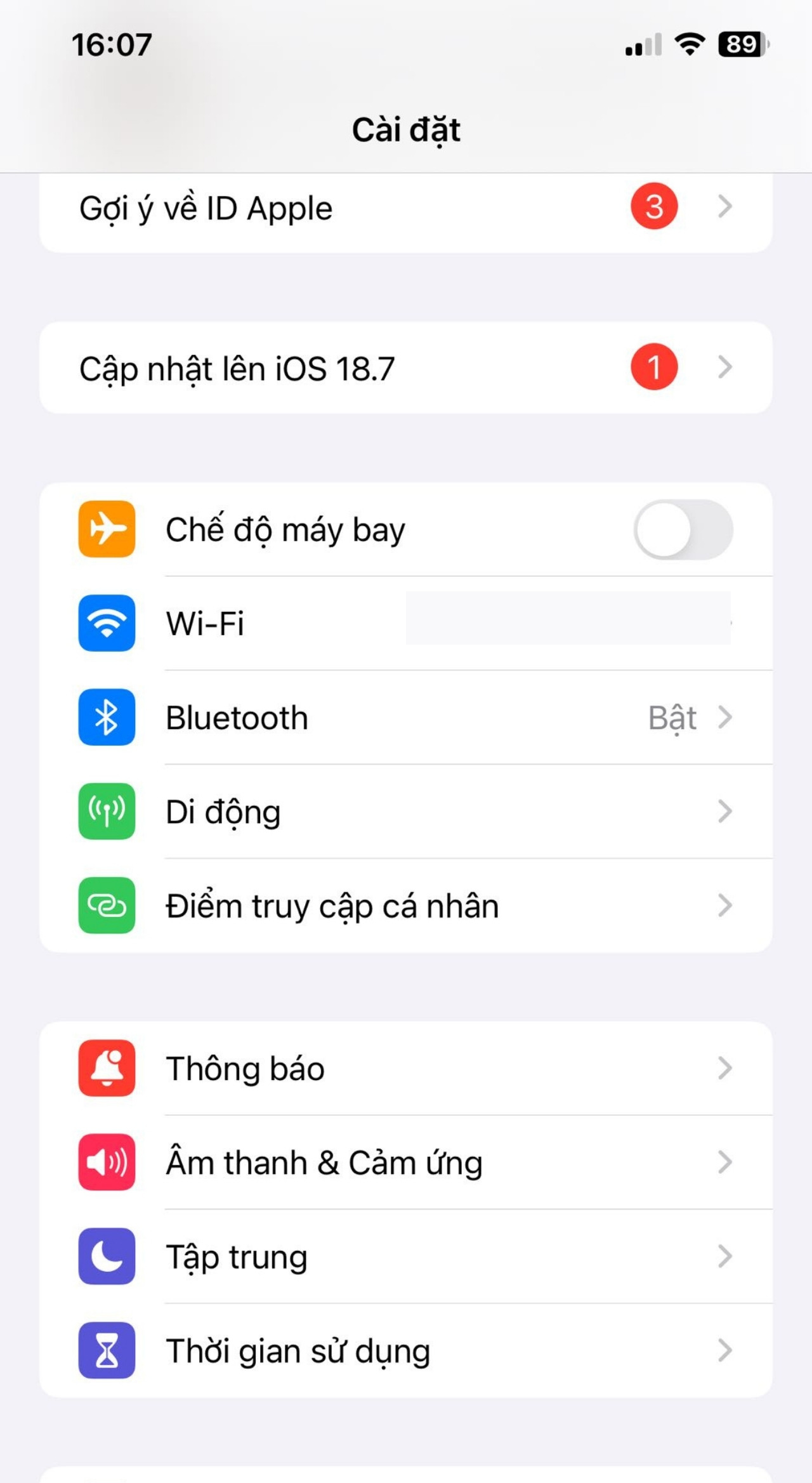  Bạn cần lựa chọn mạng Wi-Fi đang kết nối và vào phần tùy chỉnh mạng