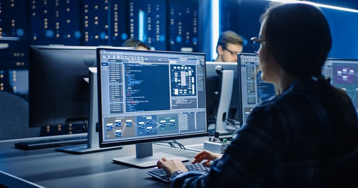 Computer Science là gì? Công việc và mức lương cho từng vị trí 26 Chuyên viên công nghệ thông tin