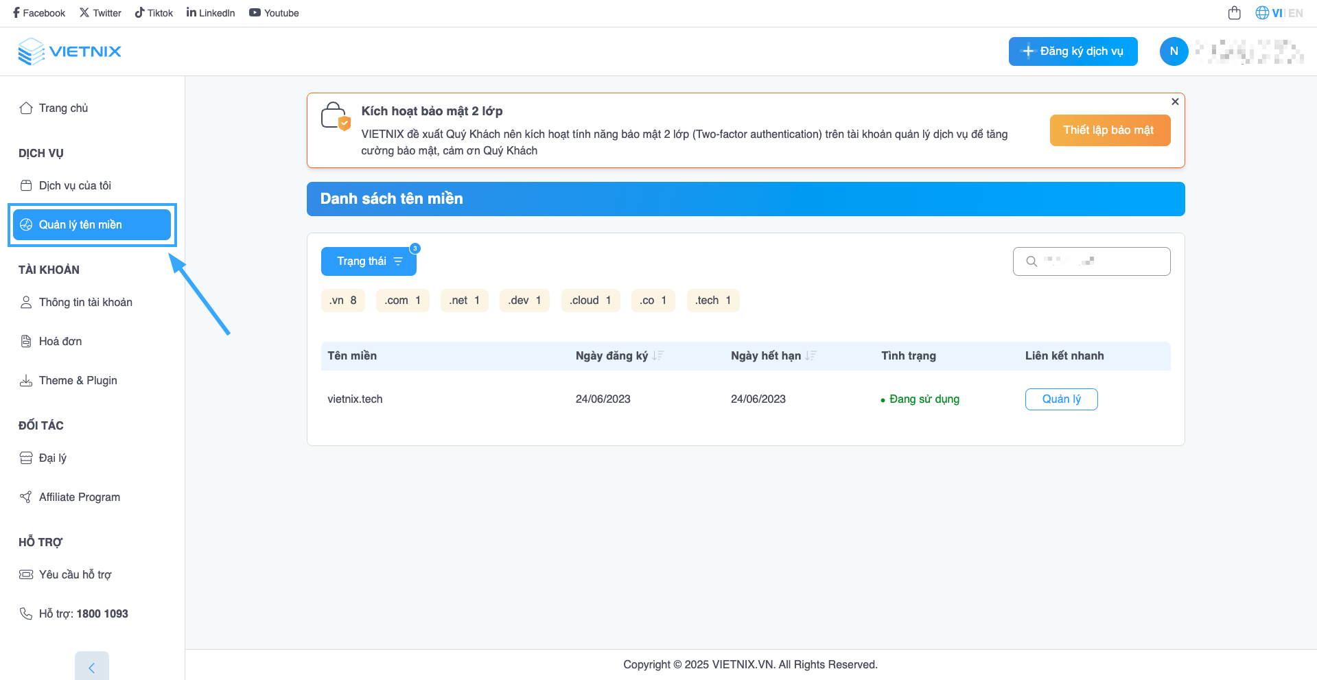 Chọn Quản lý tên miền