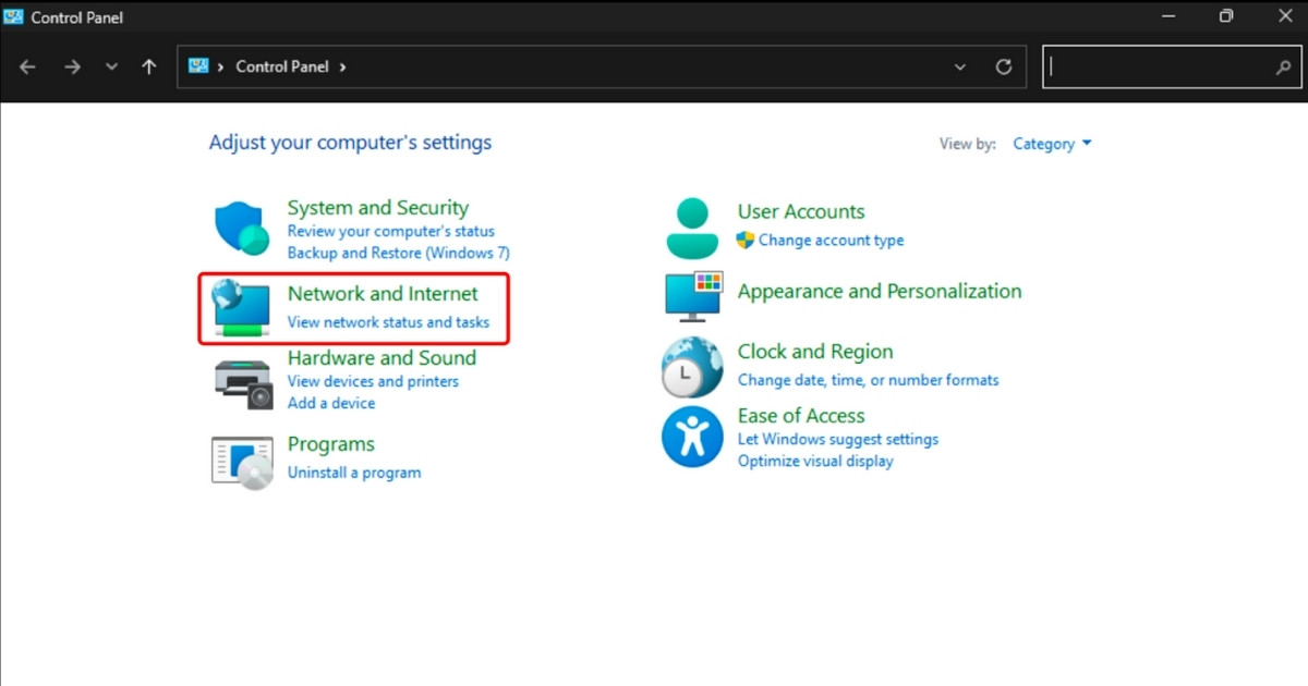 Mở Control Panel và chọn Network & Internet